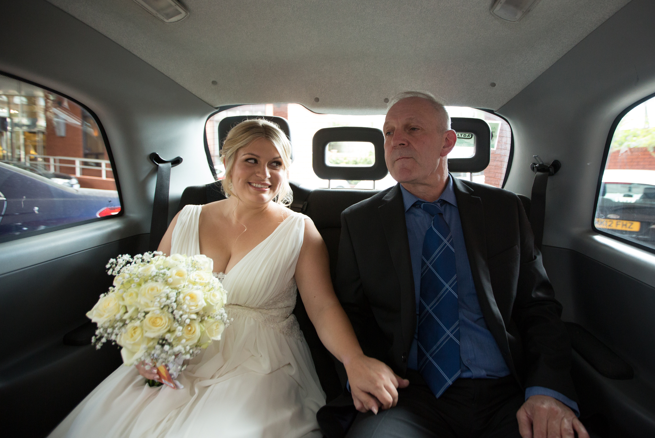 Black-taxi-father-of-the-bride-islington-wedding-1