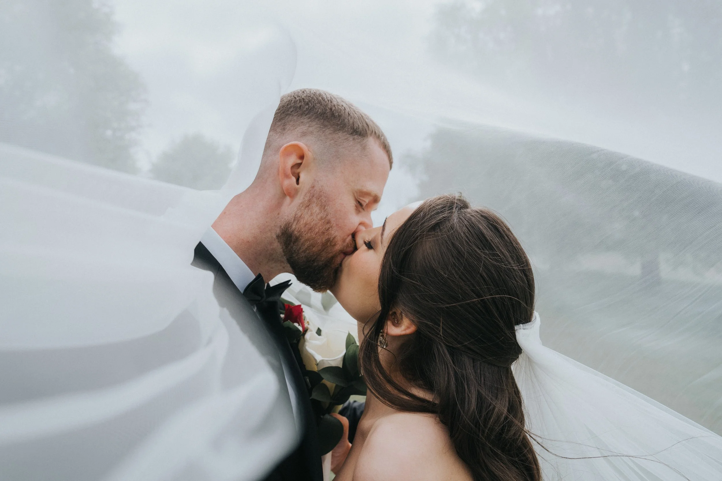 KIRSTEN AND OLLY'S PERFECT WILTSHIRE WEDDING, THE PEAR TREE, PURTON