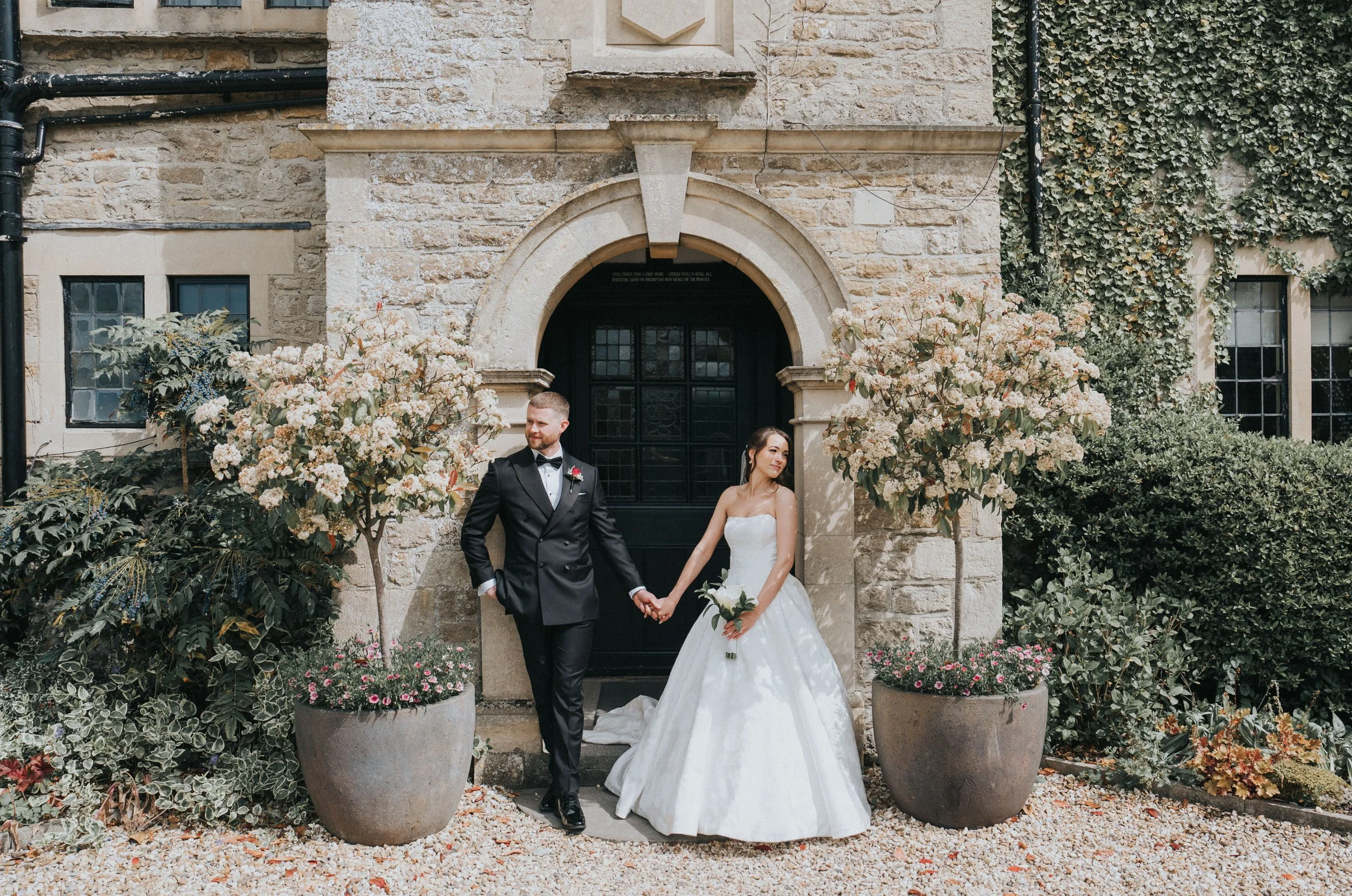KIRSTEN AND OLLY'S PERFECT WILTSHIRE WEDDING, THE PEAR TREE, PURTON