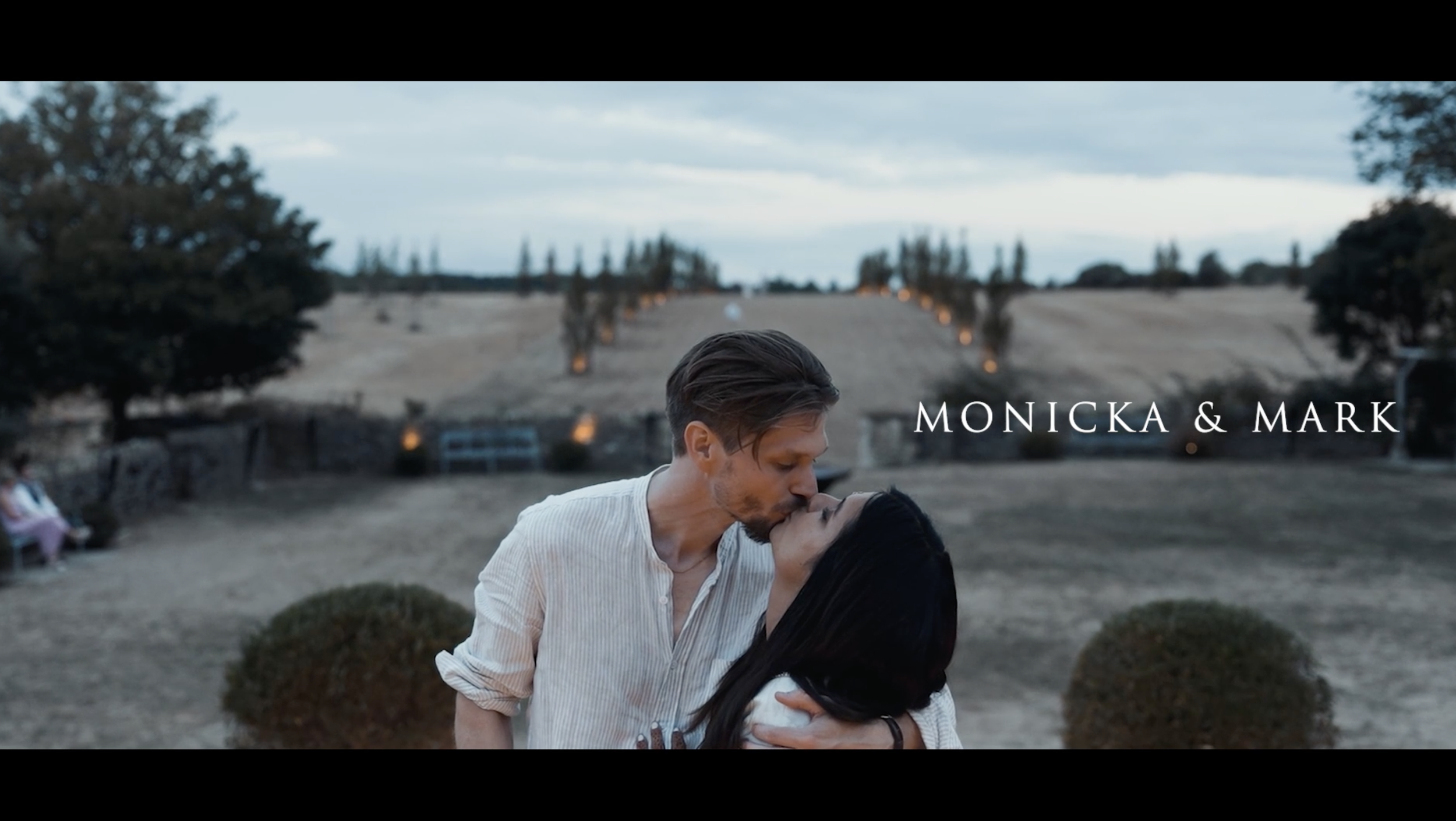 MONICKA. AND MARK'S RUSTIC COTSWOLDS WEDDING, CRIPPS BARN