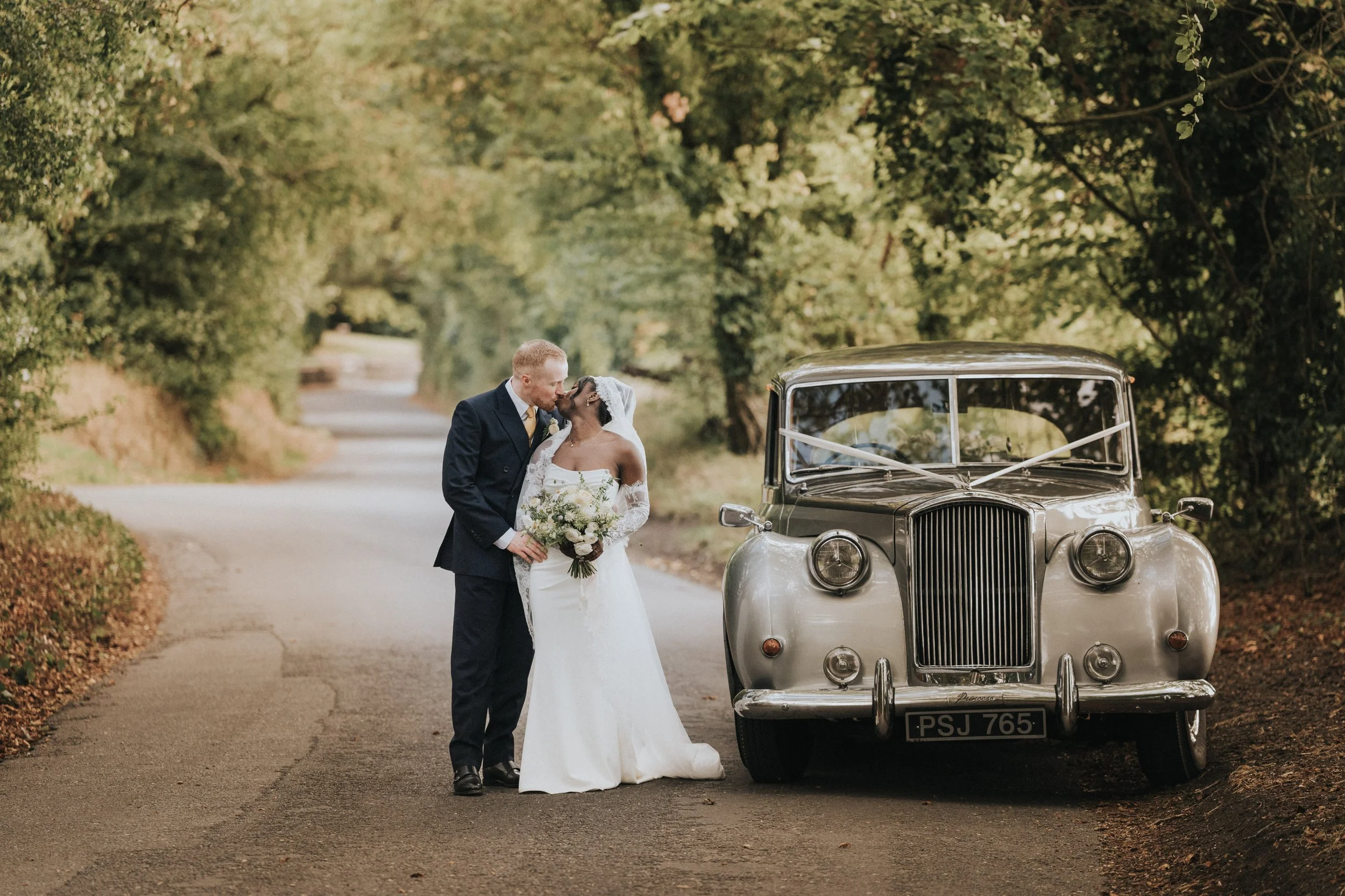 SIMONE &amp; TOBY'S CLASSIC OXFORDSHIRE WEDDING, LAINS BARN