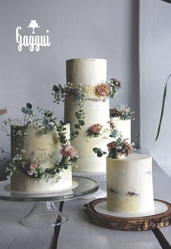 Seminaked Wedding Cake Gaggui.jpg