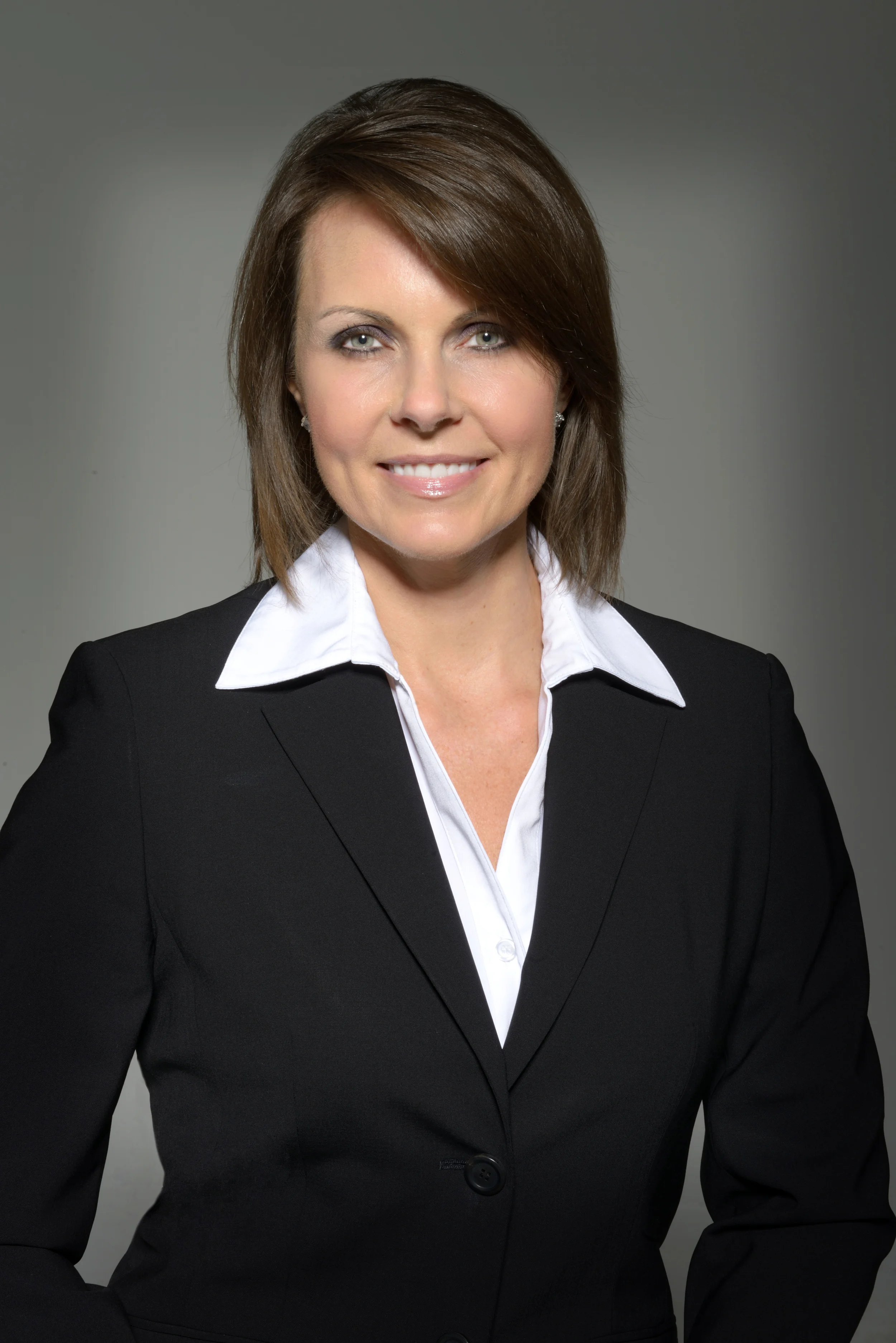 Tracey - Headshot1.jpg