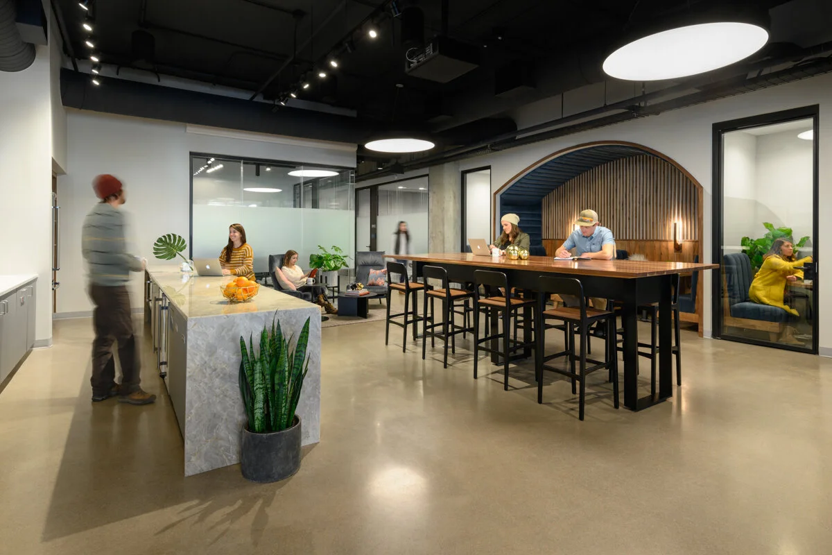 76143616_1_-_3937.00_-_commongrounds_workplace_-_bn_-_4_of_10.jpg