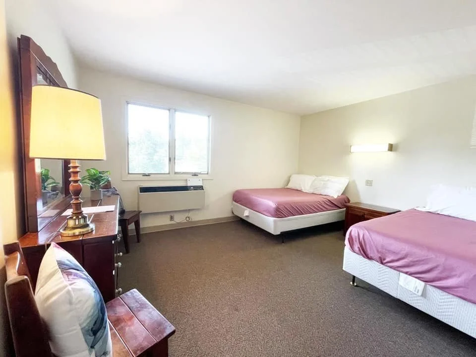room 9.jpg