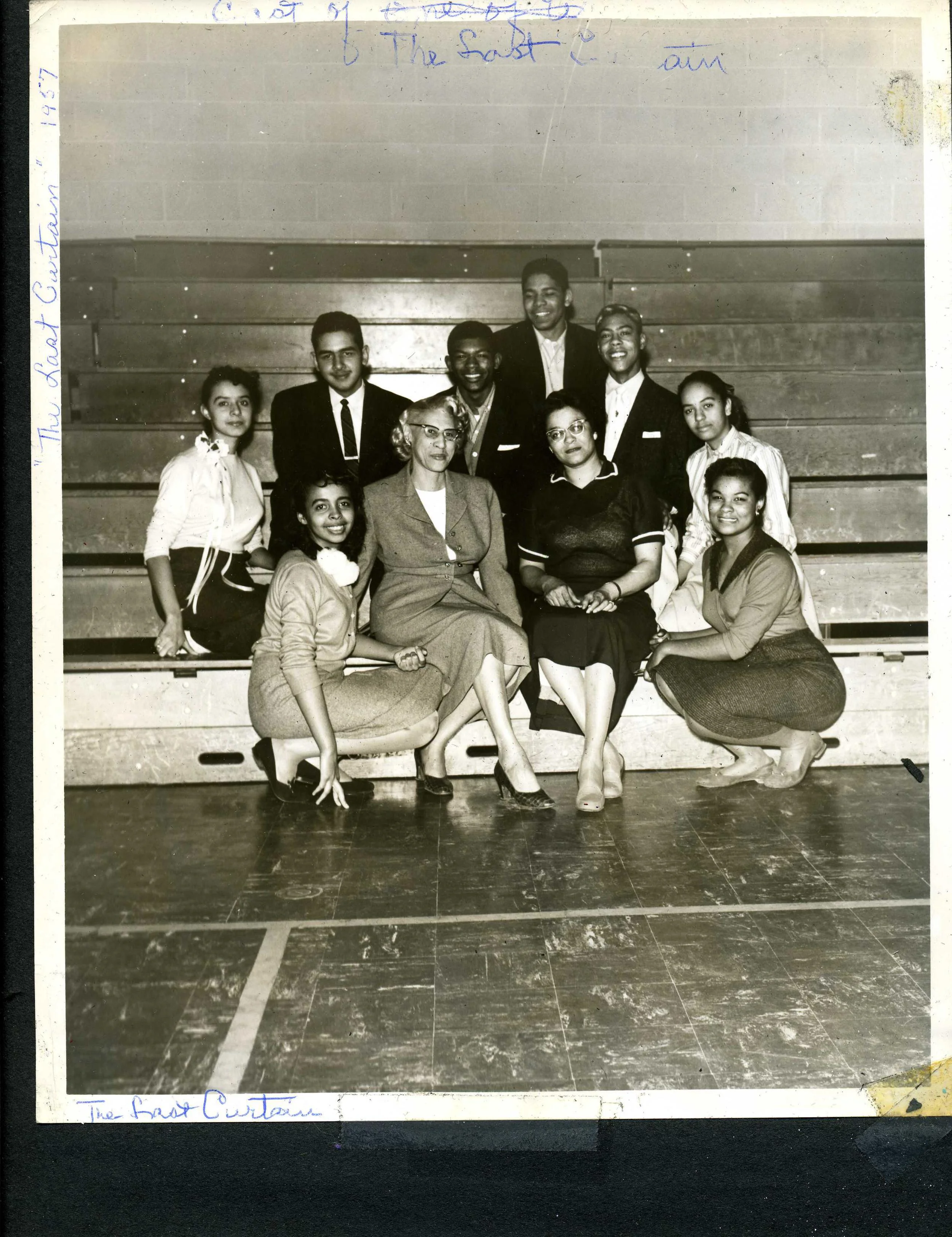 Cast of the Last Curtain 1957