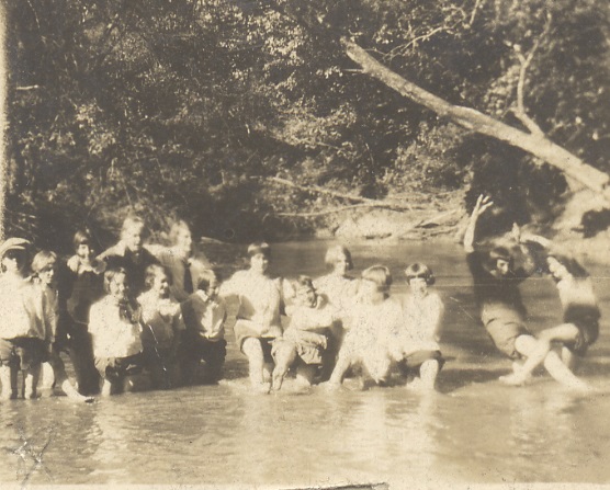 The Guggenheimer-Milliken hiking club, 1918.