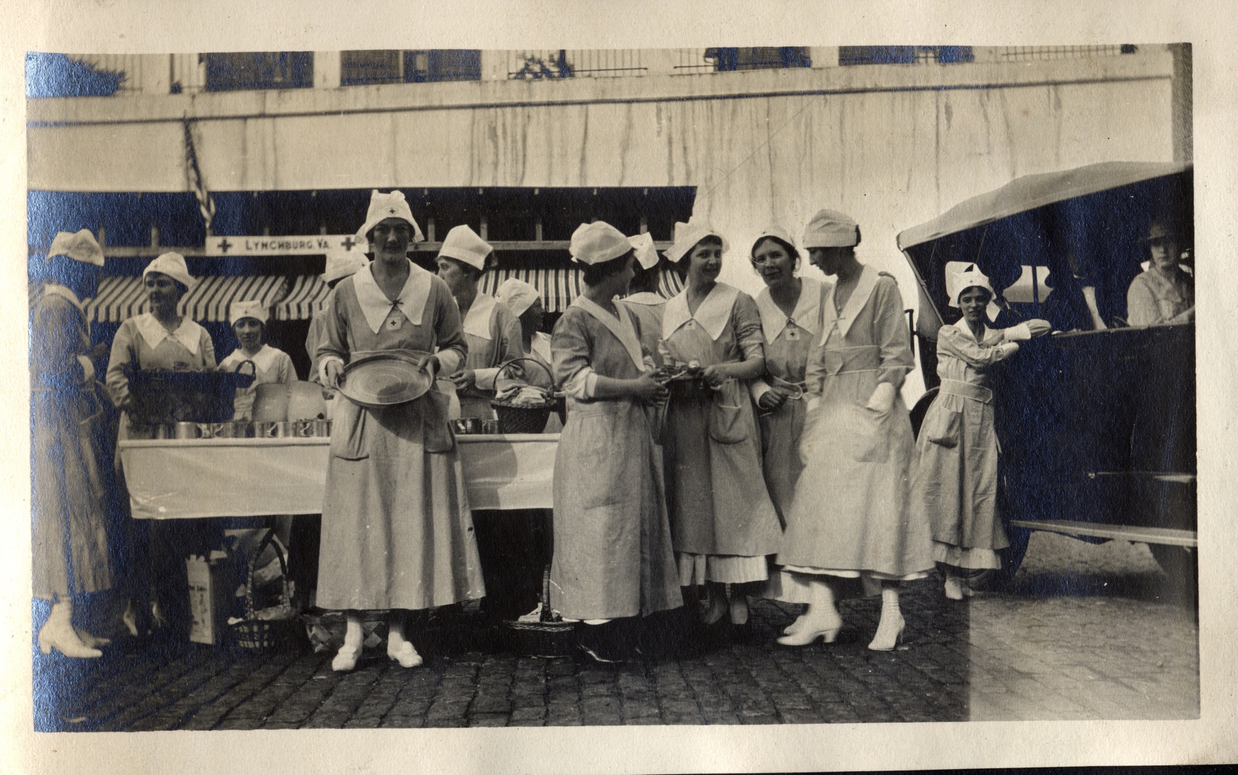 Canteen Workers with Pots & Pans, 1918-19