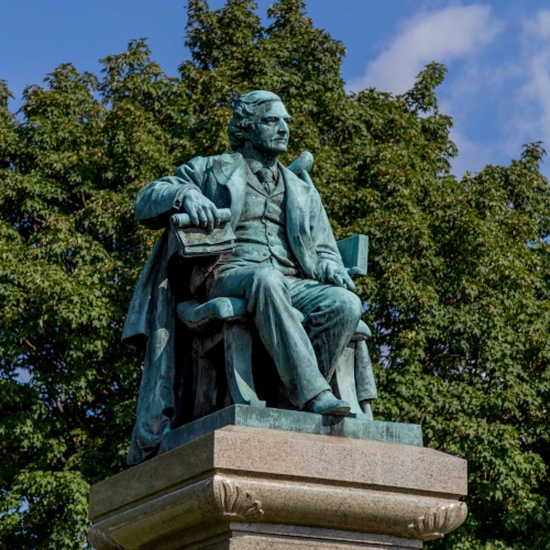 Daniel's statue is located at the intersection of Park Avenue and 9th Streets.