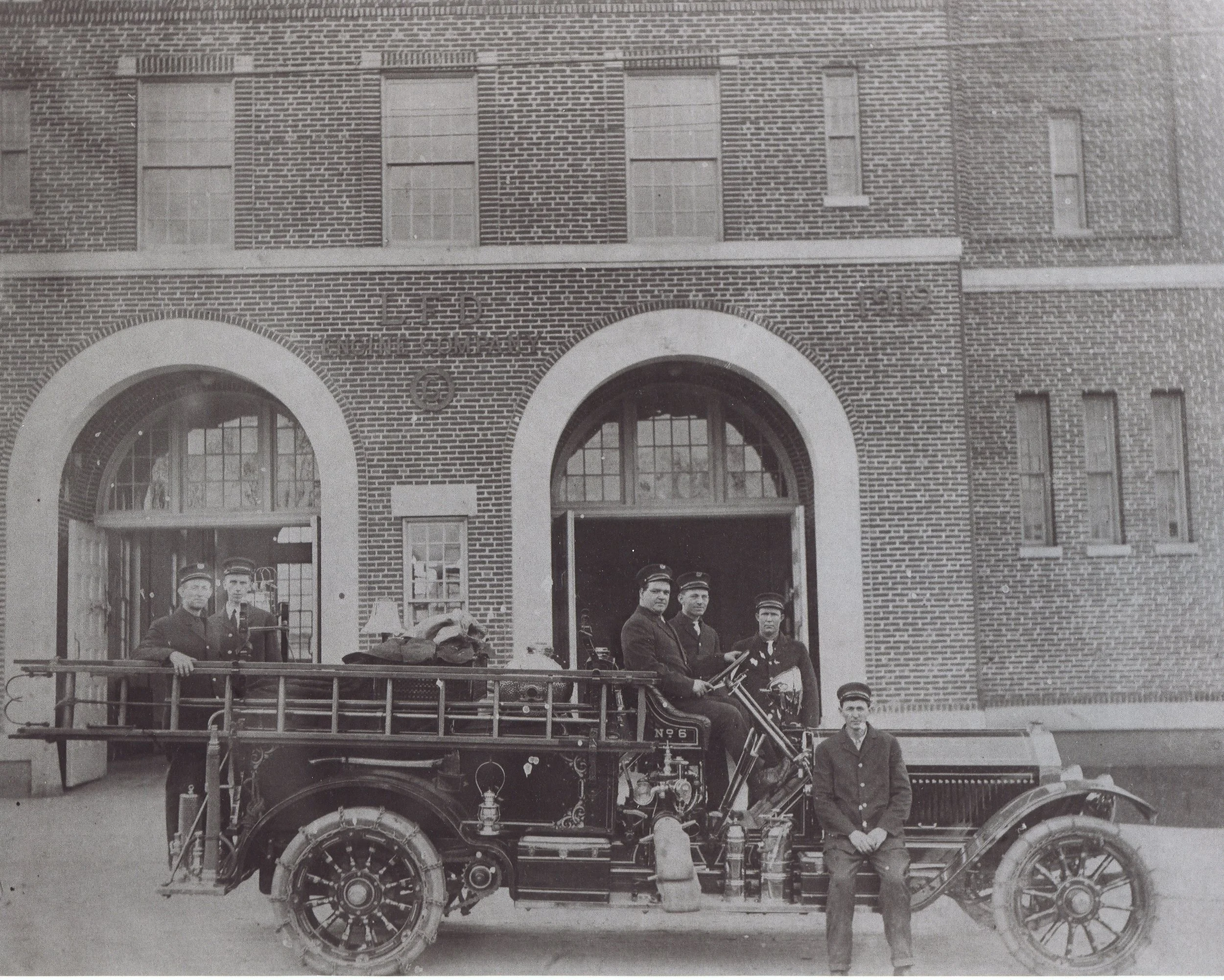 Eng. 6 1916 Seagrave.JPG