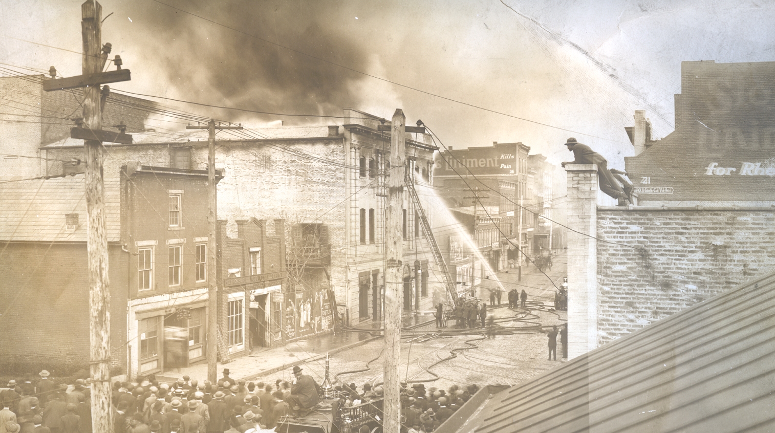 o Academy of Music Fire 1911.jpg