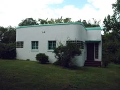 Azurest South, one of Meredith's most notable designs