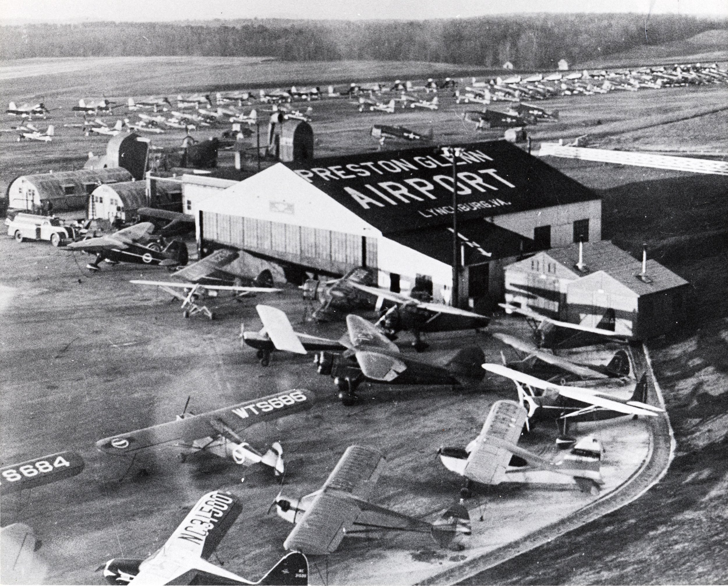 2007.13.31 Preston Glan Airport small.jpg