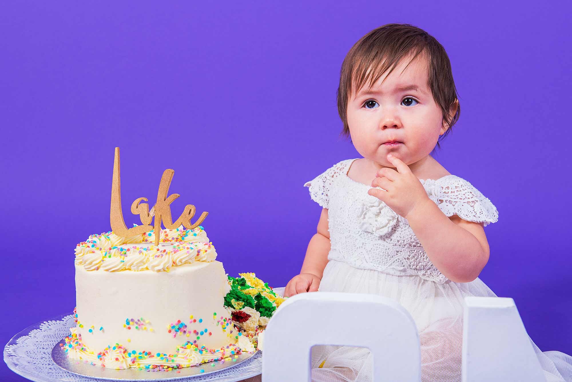 First birthday cake smash photography by Darren Gritton, Sussex