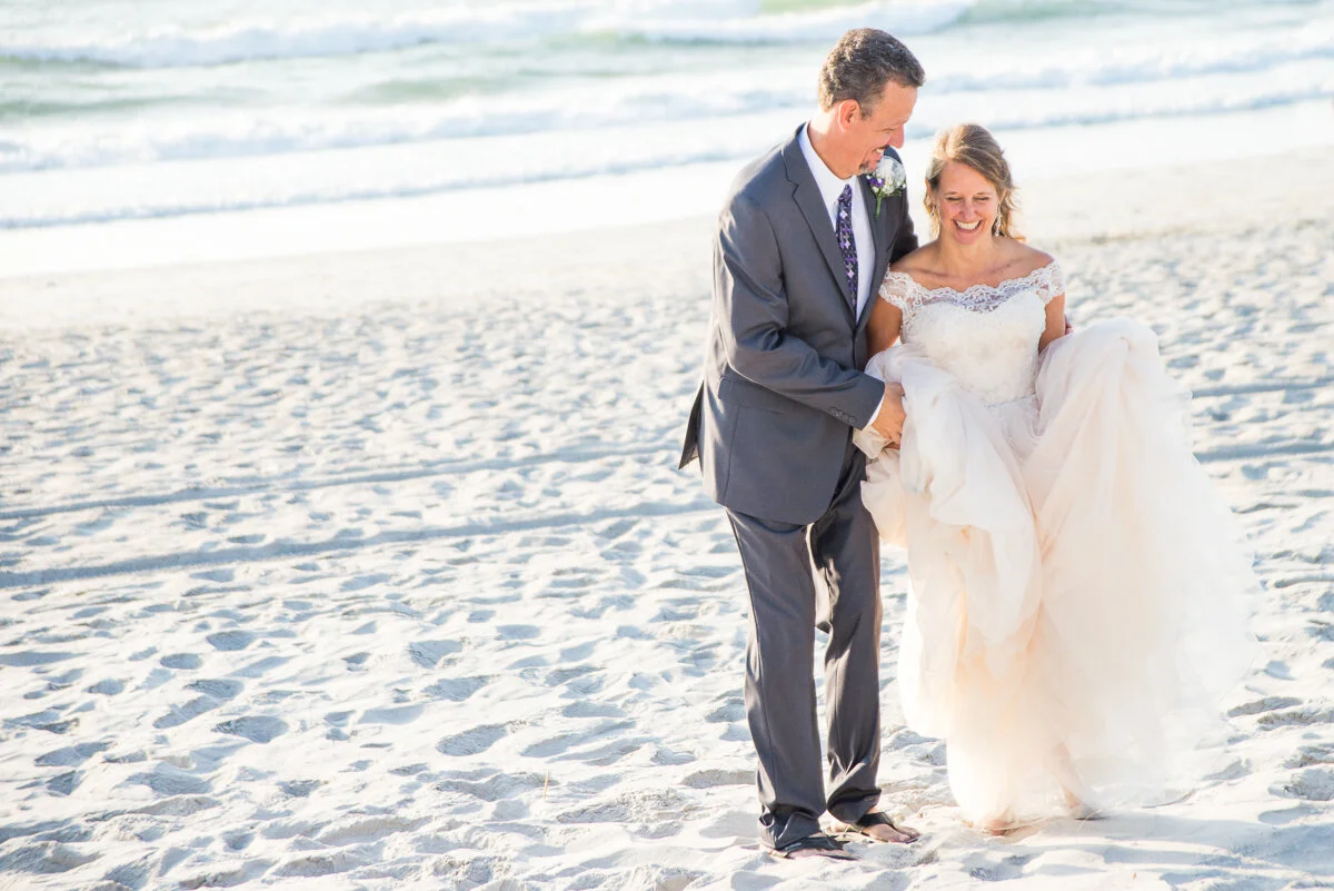 Wedding couple on atlantic beach in north carolina