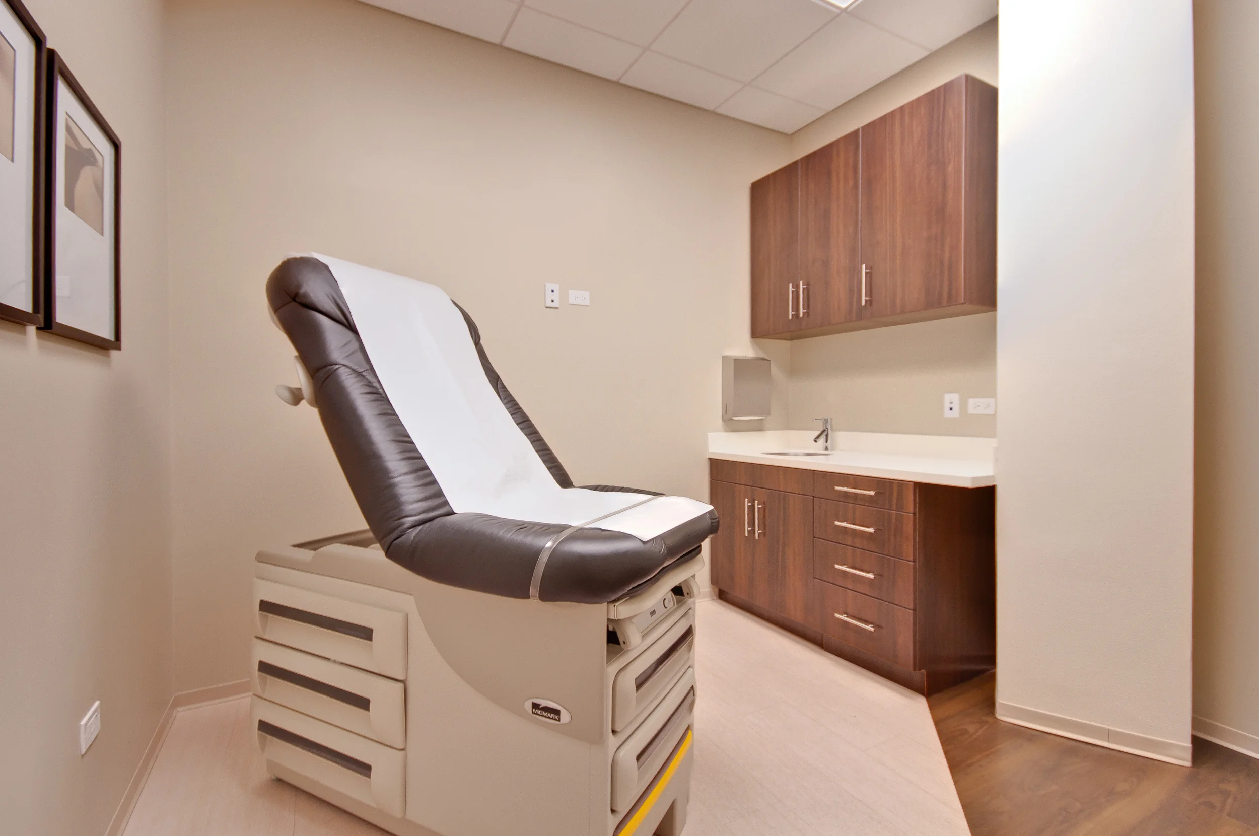 Fitzgerald-Architecture-Planning-Design-Chicago-medical-patient-examination-room