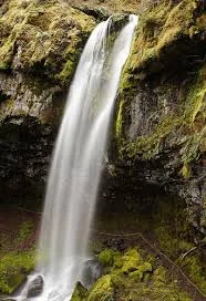 Curtain Falls