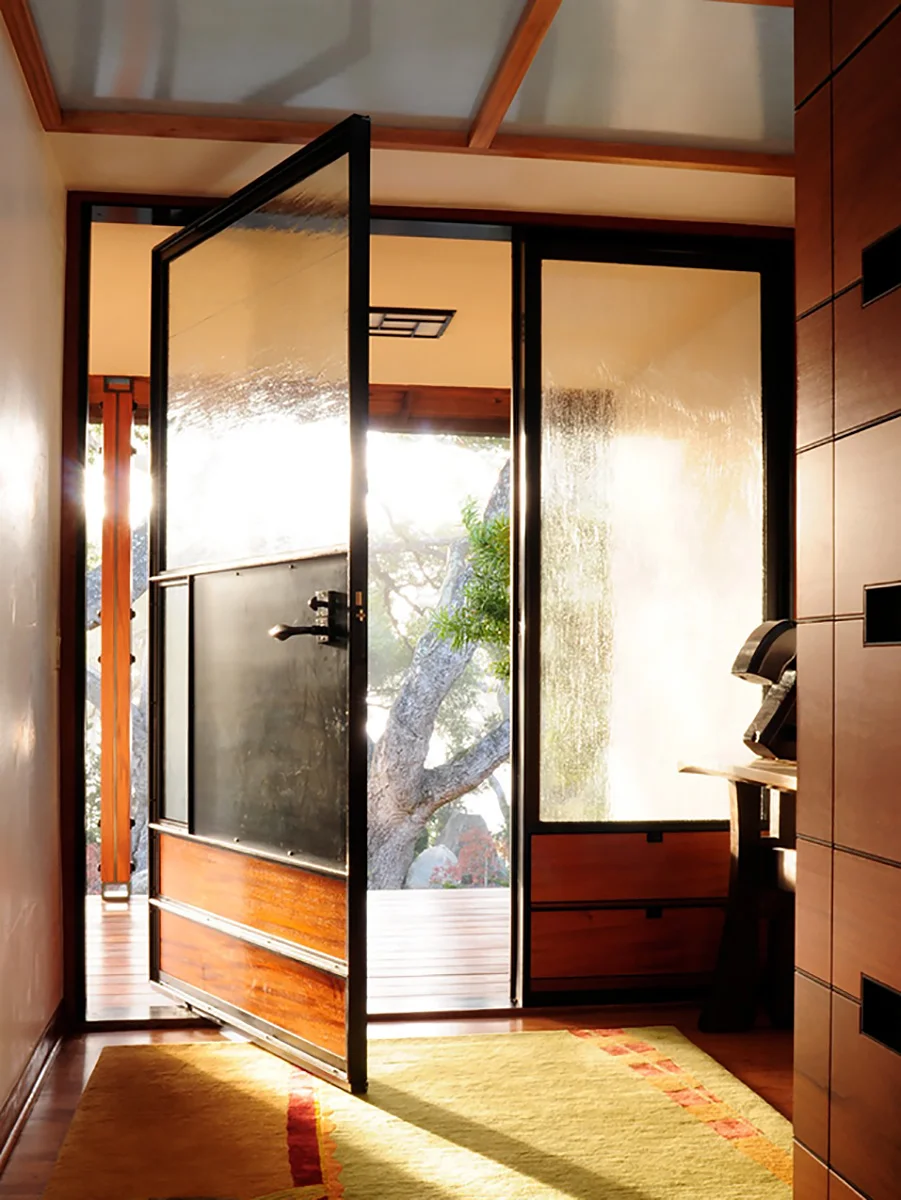 ARCHITECTURAL DESIGN: Sheahan + Quandt LOCATION: Montecito, CA