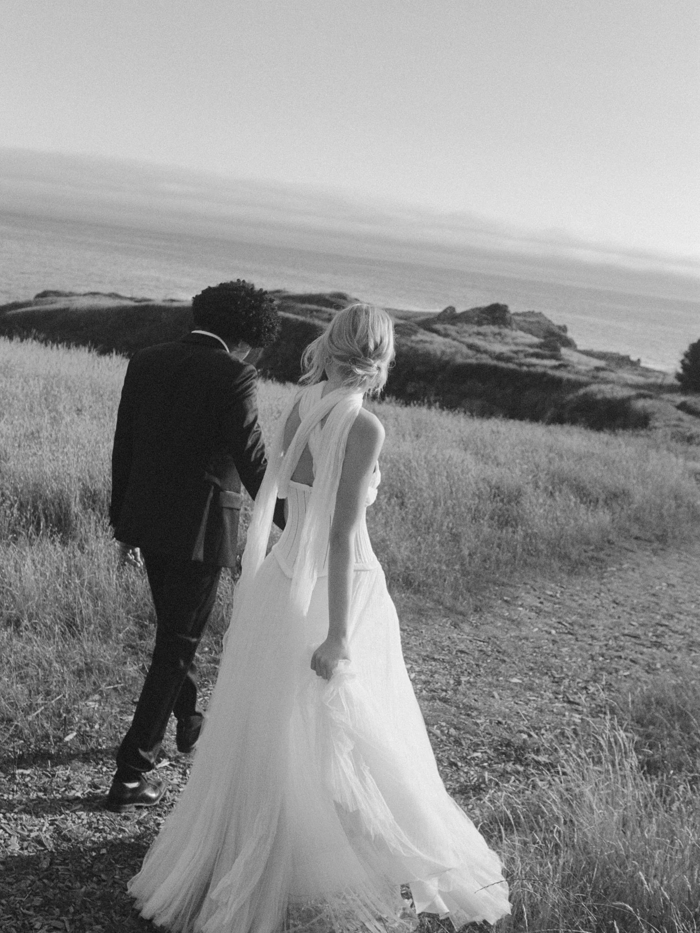Intimate West Coast wedding at @searanchlodgeca is 100% aligned with our aesthetics 

2026 is almost full get your inquiries in asap

Photo @theresakellyphoto 
Beauty @ravenreedmakeup 
Flowers by Us!