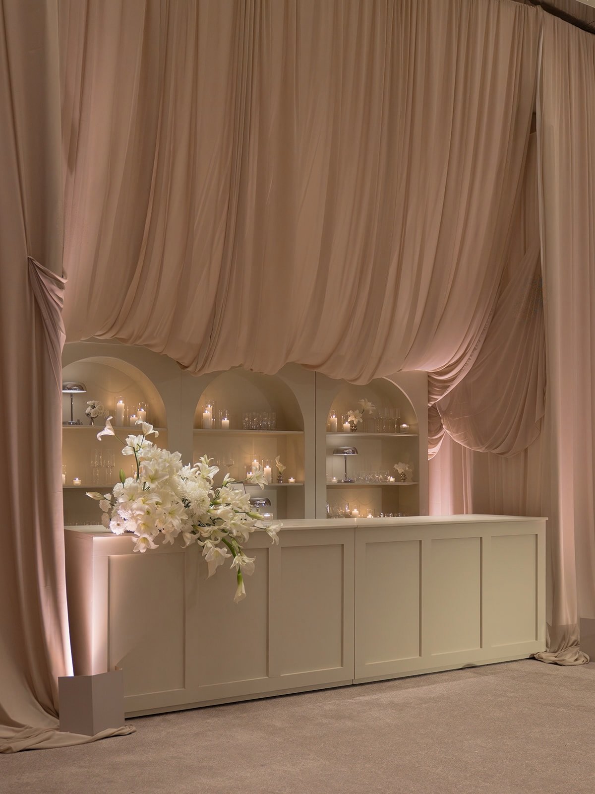The Resurgence of Ballrooms in Weddings

As draping returns to the forefront of design, ballrooms are reclaiming their status as the epitome of elegance for contemporary nuptials. 

The allure of ballrooms lies in their ability to provide a controlle