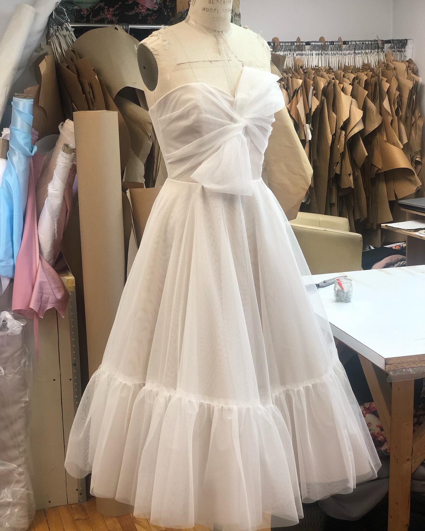 Cr&eacute;ation 100% tulle 🤍
#robedemari&eacute;e #mariage #wedding #montrealwedding #laboutiquecoupdefoudre #weddingdress #customweddingdress #surmesure