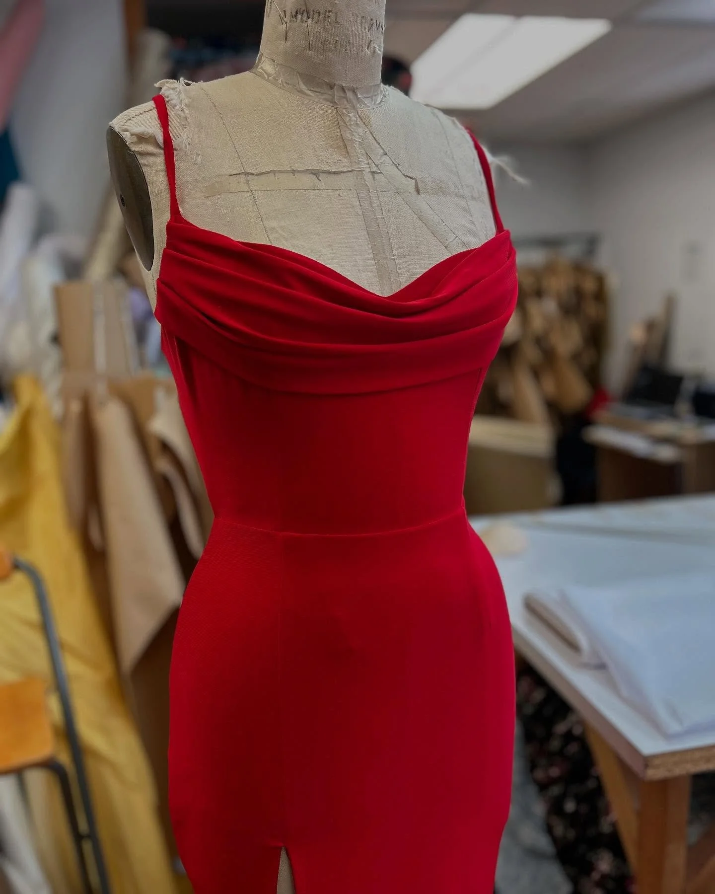 LA robe rouge parfaite ❤️🌹‼️ #robedebal #roberouge