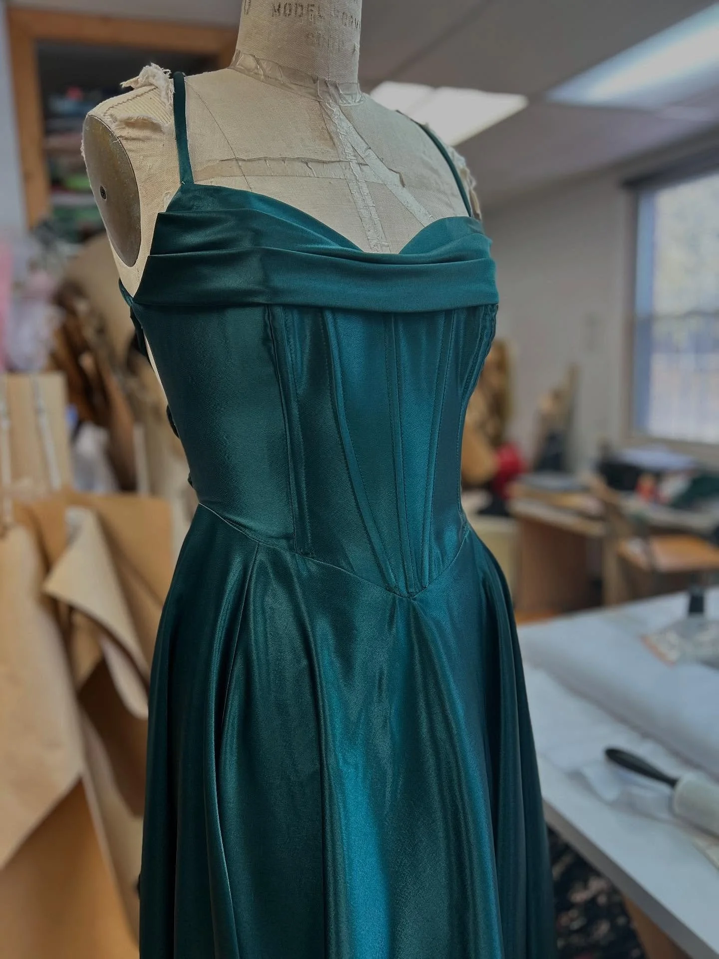 La beaut&eacute; du satin vert 💚