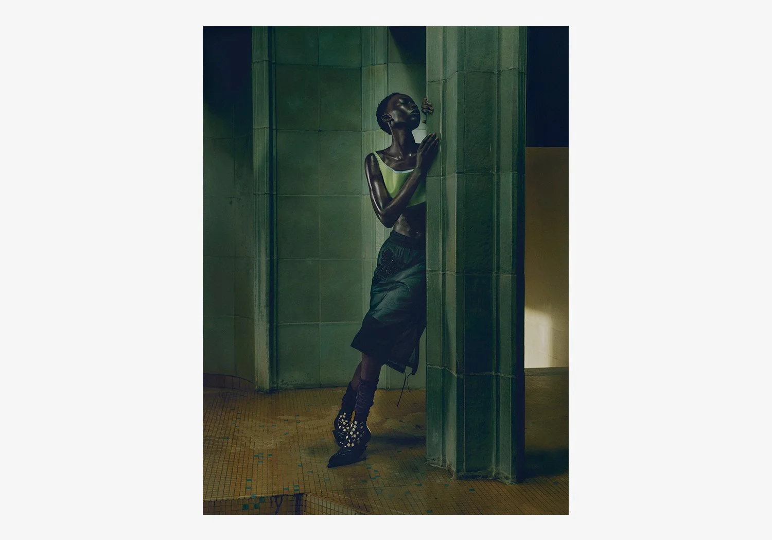 V_MAGAZINE_FEEL_THE_HEAT_DANIEL_ARCHER_01 copy.jpg