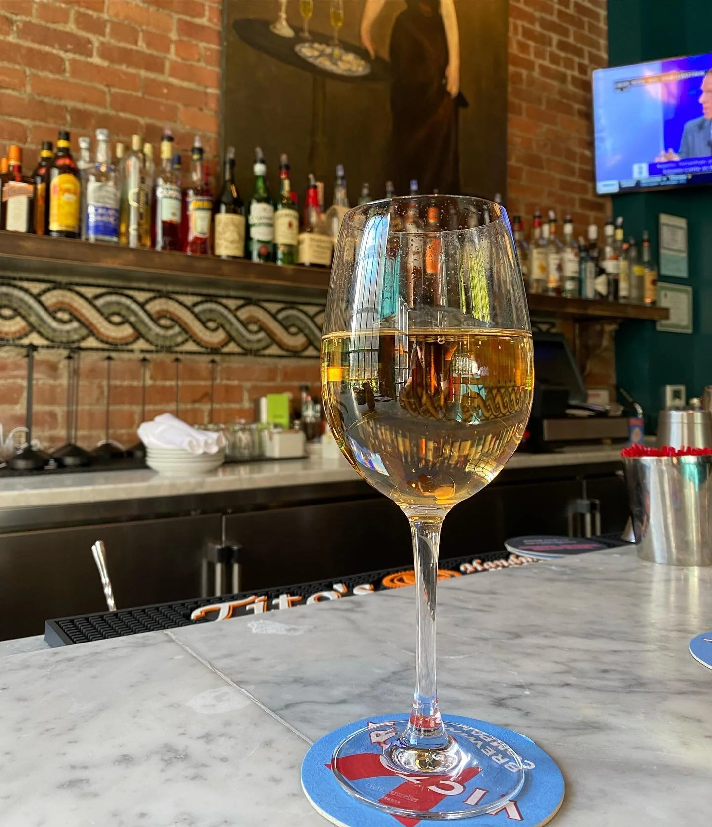 Elm Street Oyster House Happy Hour