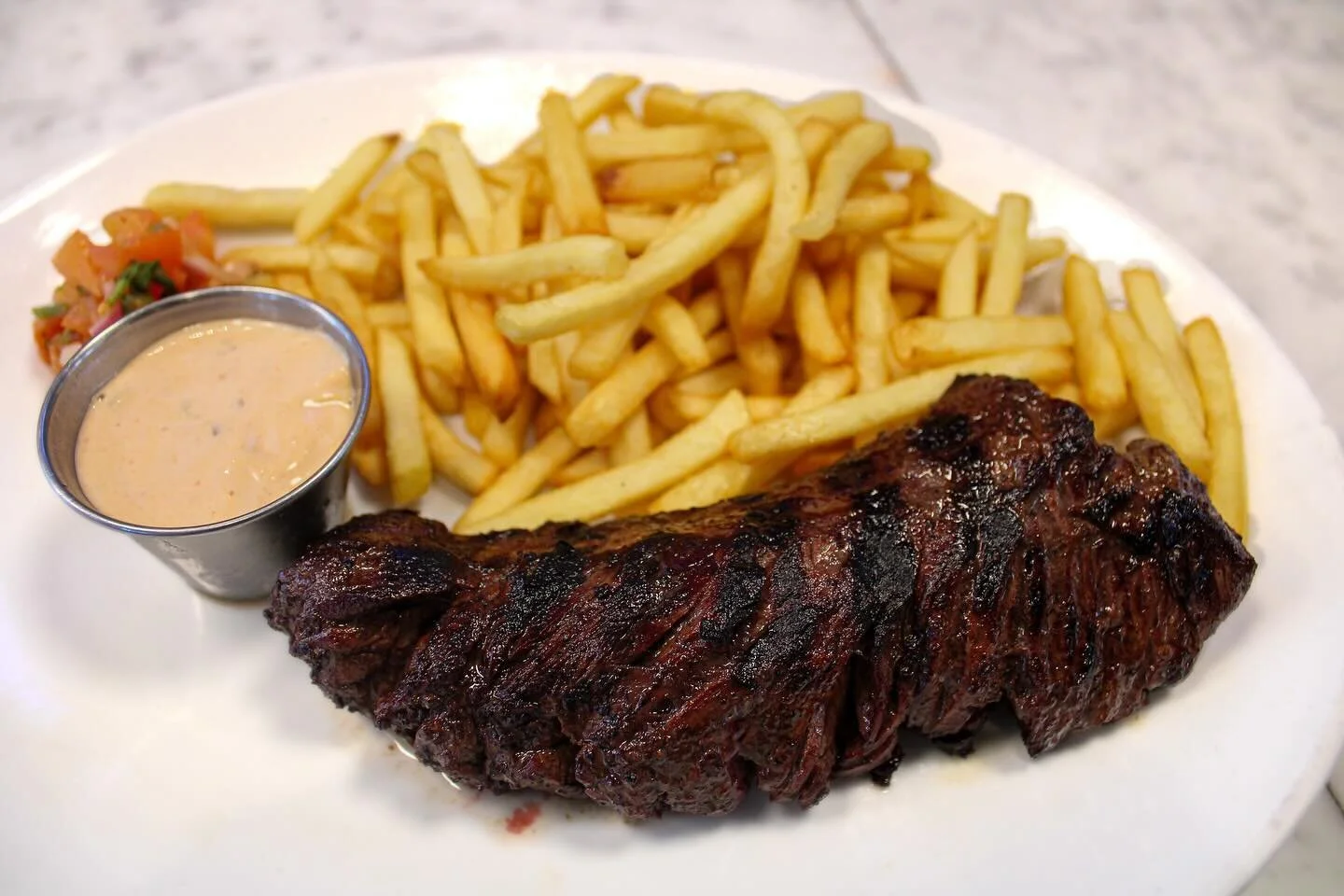 Elm Street Oyster House Happy Hour