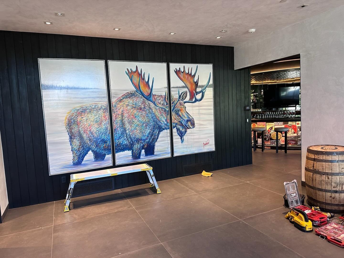 The Big Moose! 🫎 (Original Triptych) was on the loose! How cool does this massive guy look in this amazing Park City, UT home - &amp; against that rich black, contrasting accent wall?! 🤩🖤 Love this striking install by the always awesome team @park