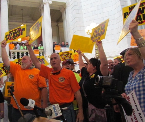 Opponents of the proposed Burrillville natural-gas power plant held a rally May 26 at the Statehouse. (Tim Faulkner/ecoRI News)