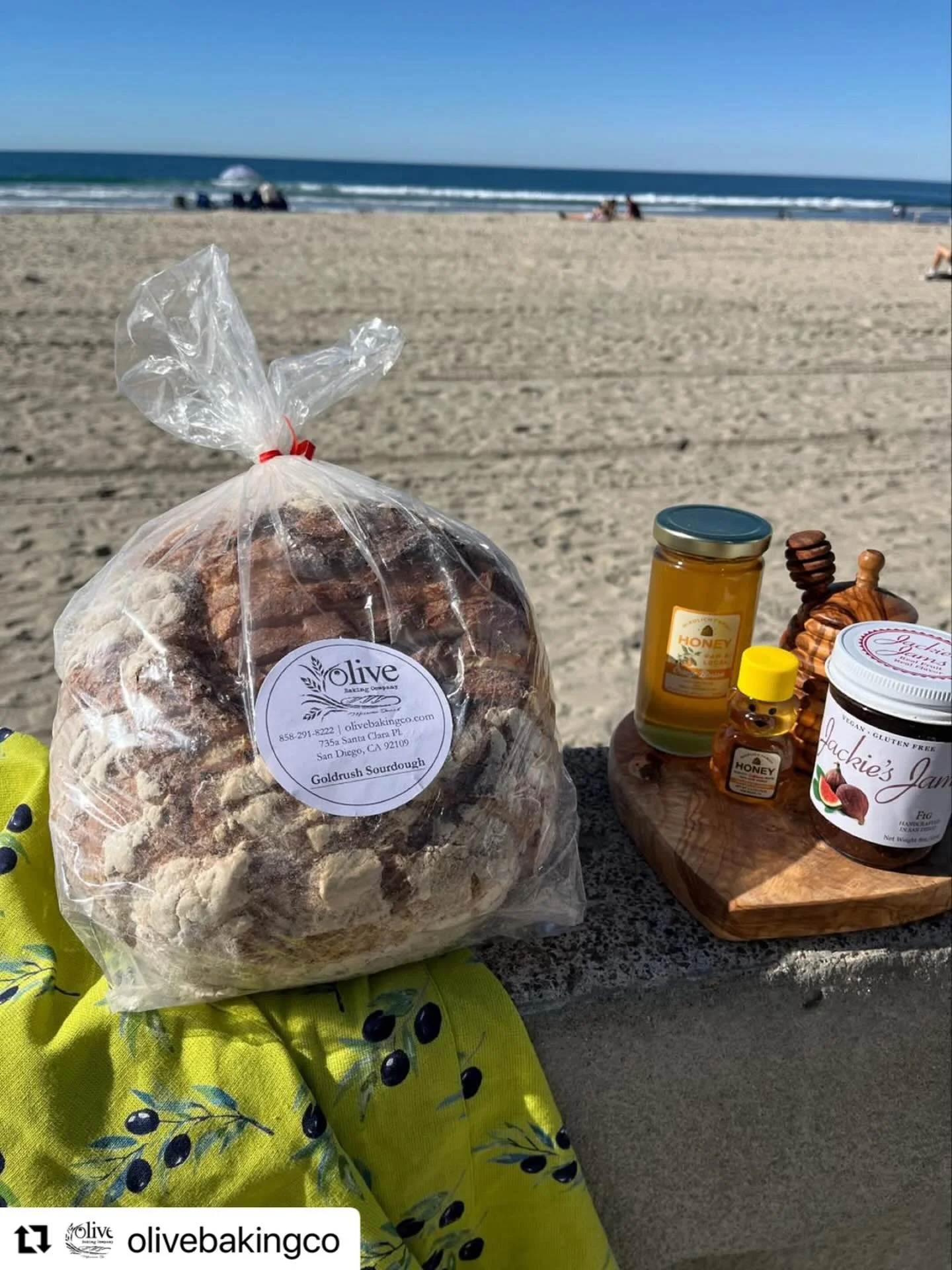 #Repost @olivebakingco with @use.repost
・・・
BREAD 🤯🍞🍞🍞+ JAM?!?! 🍓🍓🍓 
Local. Fresh. Dangerous. 
Support your local bakery 🥖💥
Your toast deserves greatness ☺️🔥🔥🔥🔥
#LocalVendors #Bread #Jam #supportsmallbusiness 
❤️🫶🍓💖