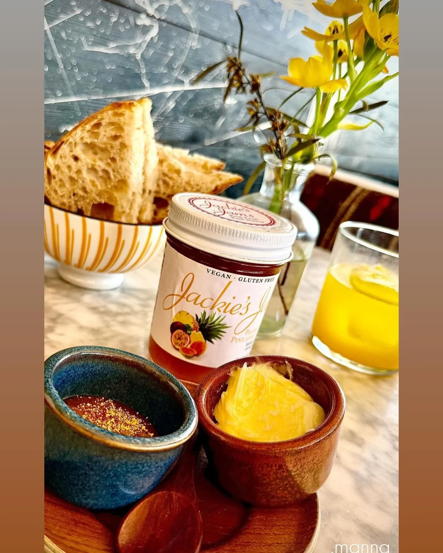 The @realjoestinson enjoyed @jackiesjams at @manna_leucadia