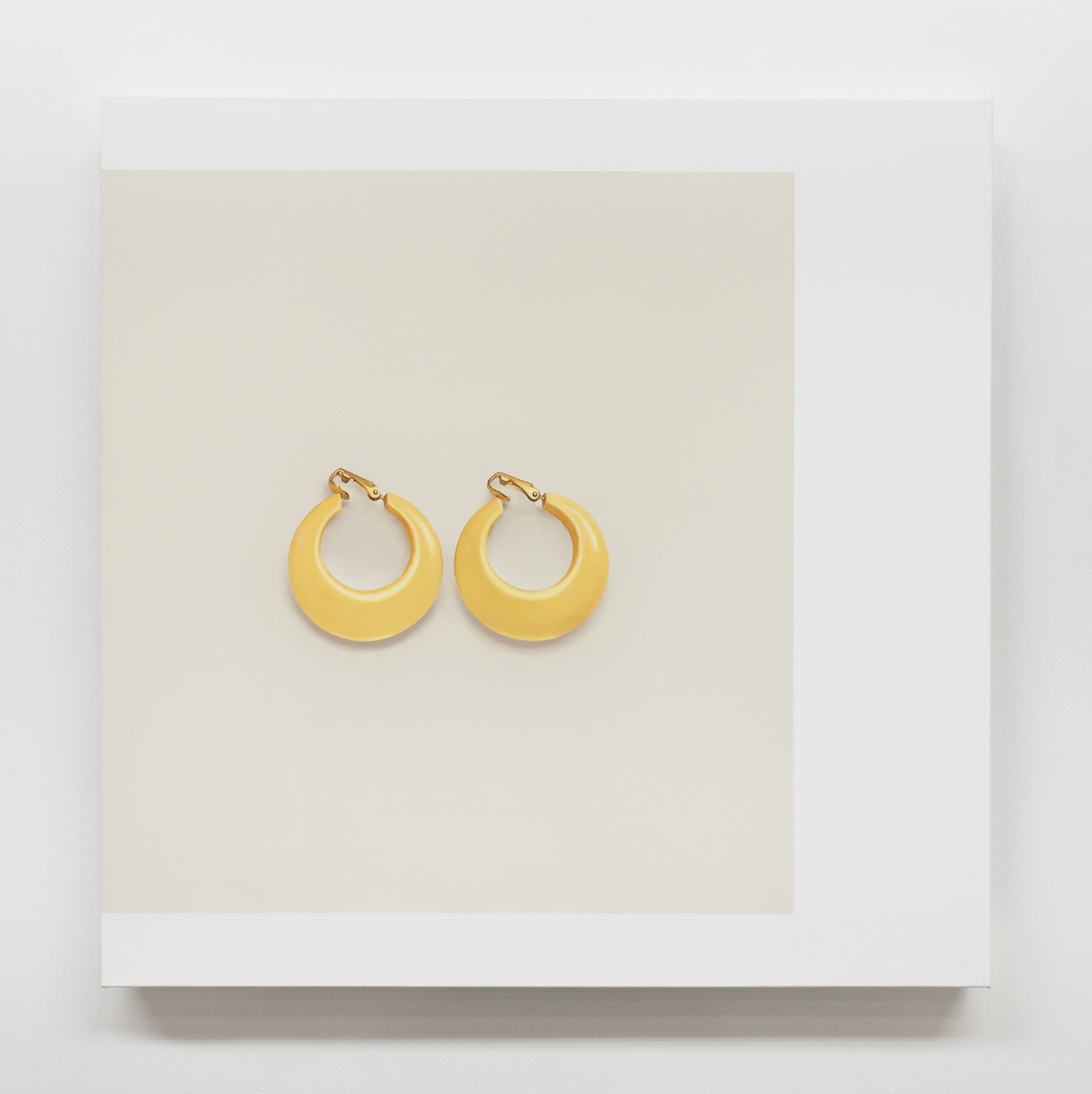 • 492 A PAIR OF SIMULATED IVORY EARCLIPS, (Sotheby's, Sale Code: 6834 “JKO)