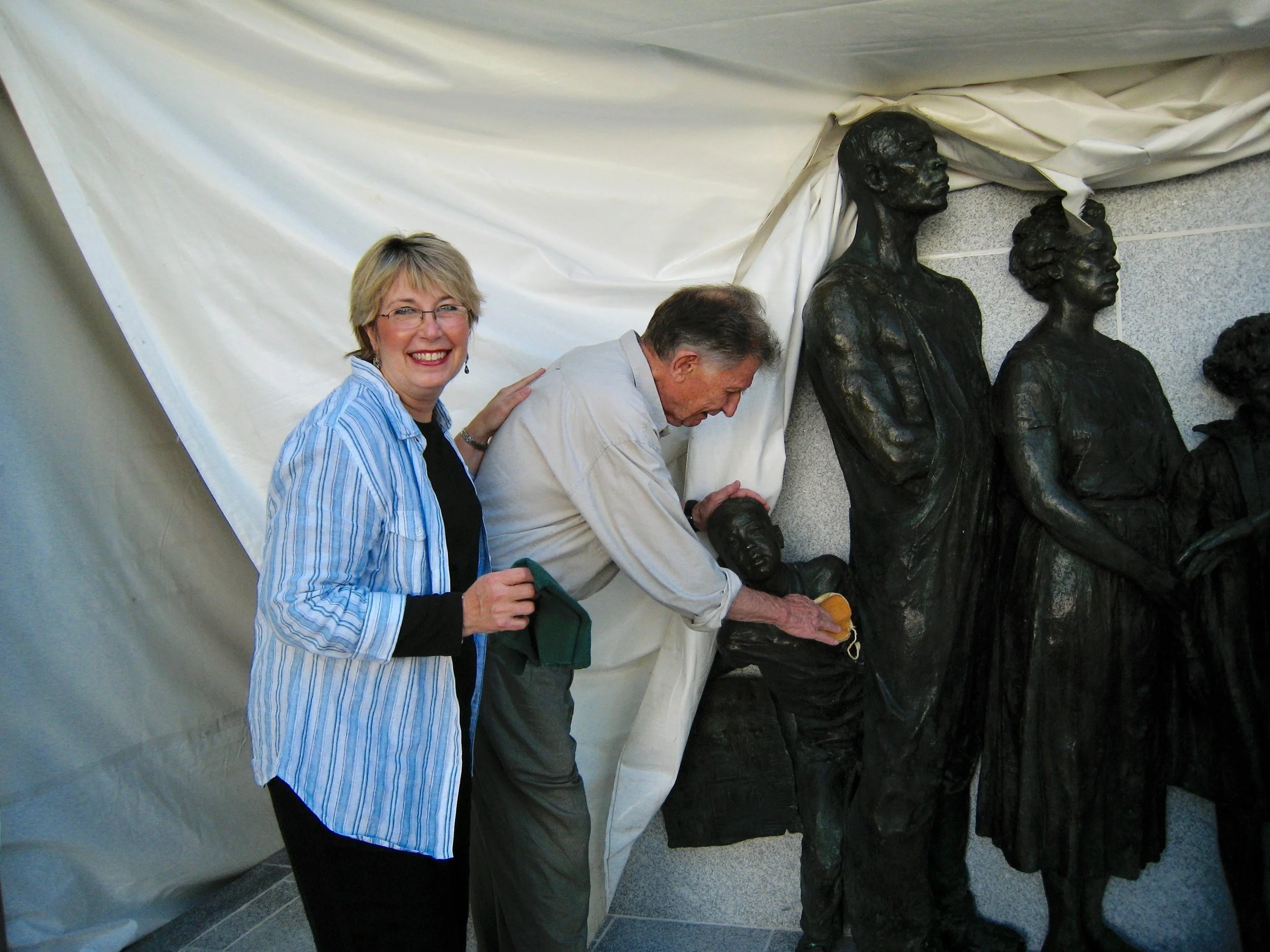 Melody Weintraub with Stanley Bleifeld at the Virginia Civil Rights Memorial, “It Seemed Like Reaching for the Moon.” Do not use photo without permission.