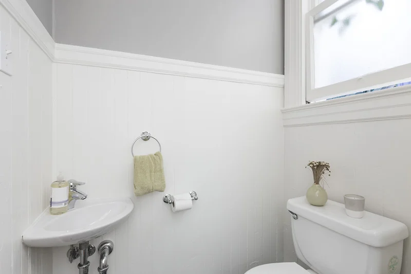 17-2546Folsom-3bath-low-res.jpg