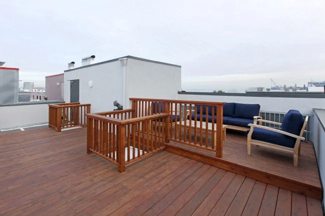 15 Roofdeck.jpg