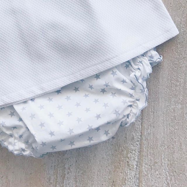 Details... β¨β¨β¨ #grey #stars #combo #cotton #handmade #MadeInSpain #melbourne #fashion #baby #Kidsfashion #BabiesAreBabies #collection #RowingAndCo
