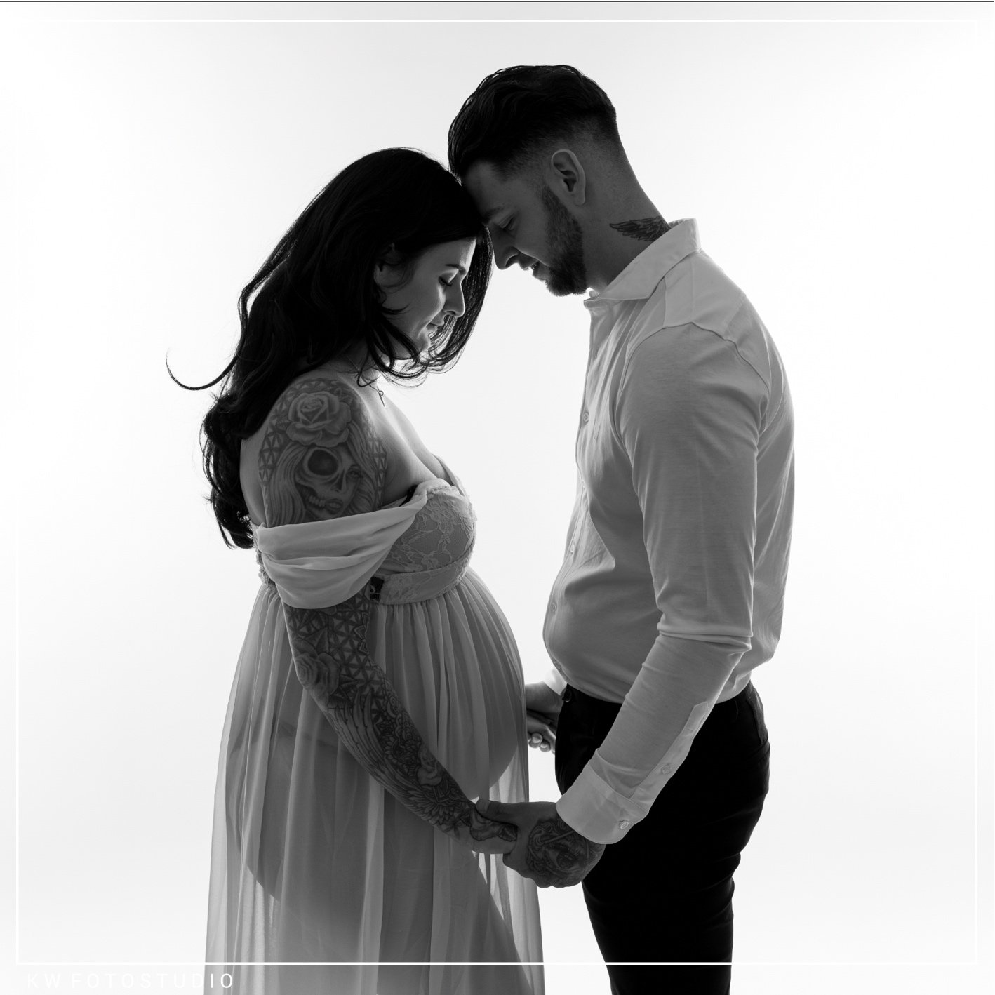 PARTNER

Of je partner mee op de foto mag? JA GRAAG!! Wat een schitterende plaatjes krijg je daarvan 😍😍

Meer info: www.kwfotostudio.nl

#inverwachting #zwangerschap #zwangerschapsfotografie #zwangerschapsshoot #studio #kwfotostudio #tilburg #reesh