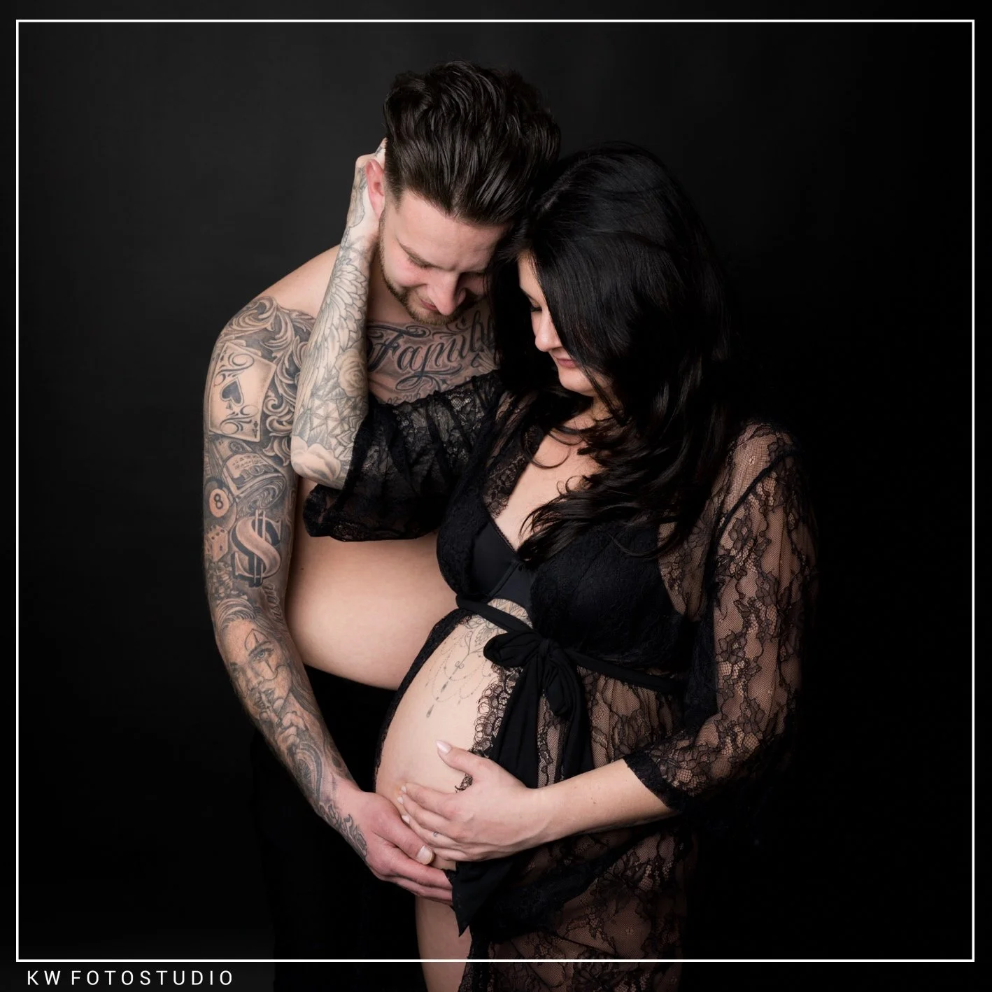 WACHTEN....

Op deze foto zijn ze nog aan het wachten op de kleine meid, maar ondertussen is ze geboren 💕💕

Gefeliciteerd! Geniet lekker van jullie nieuwe gezinnetje 🥰

Meer info: www.kwfotostudio.nl

#newborn #newbornshoot #newbornfotografie #new