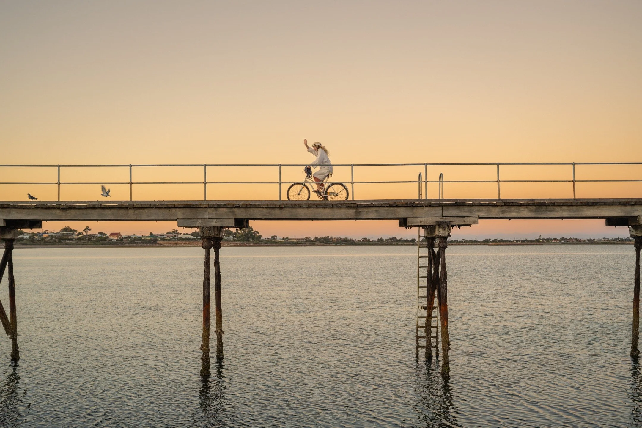 There&rsquo;s this magical little window that happens every year&hellip; and it&rsquo;s happening right now ✨

The grass is green, the skies are blue, and the light has that crisp, clear glow before the summer heat haze rolls in. It&rsquo;s the calm 