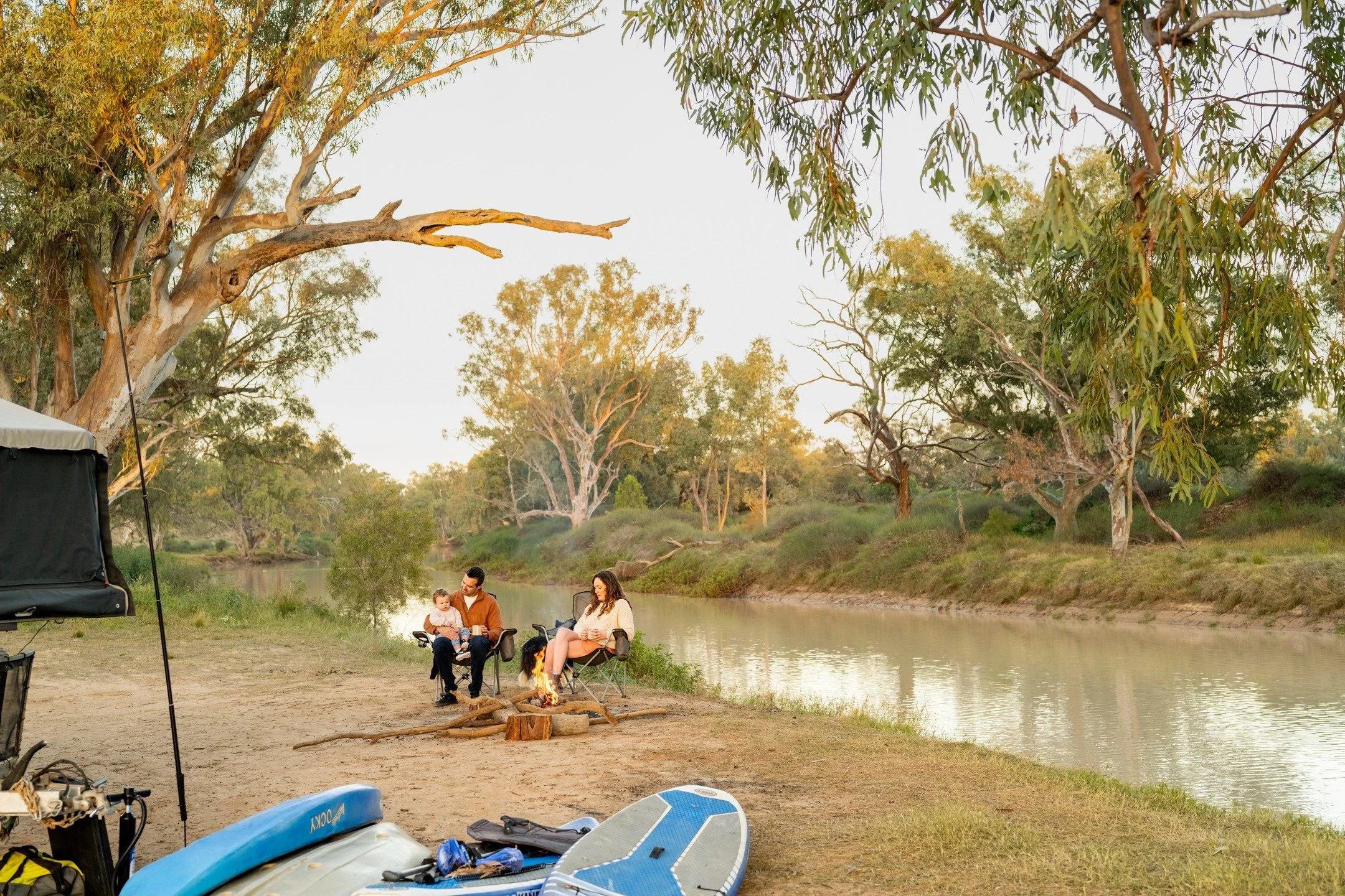 The Innamincka Town Common is a large, unpowered outback camping area situated along the picturesque banks of Cooper Creek in South Australia. Look at this beautiful spot!

@georgie_mcquade @stefanbassi @fortjo @innaminckahotel @flindersrangesandoutb