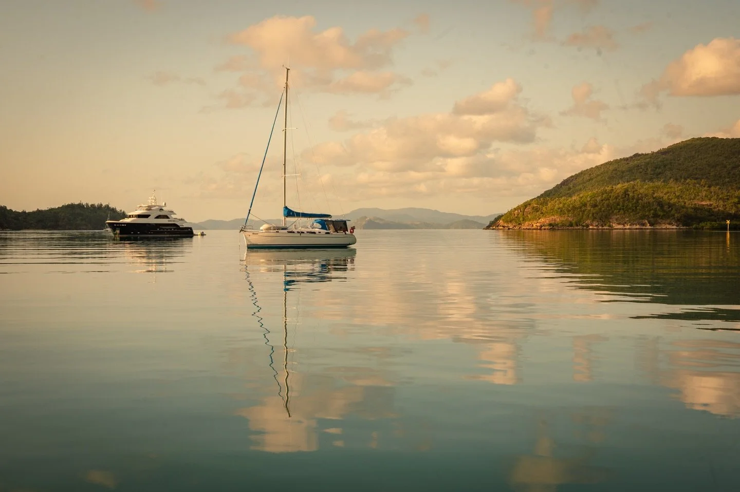 The camera captures the scene, but it&rsquo;s funny how you still remember the feeling most. Throwing it back to white sails, turquoise water and Whitsundays magic.