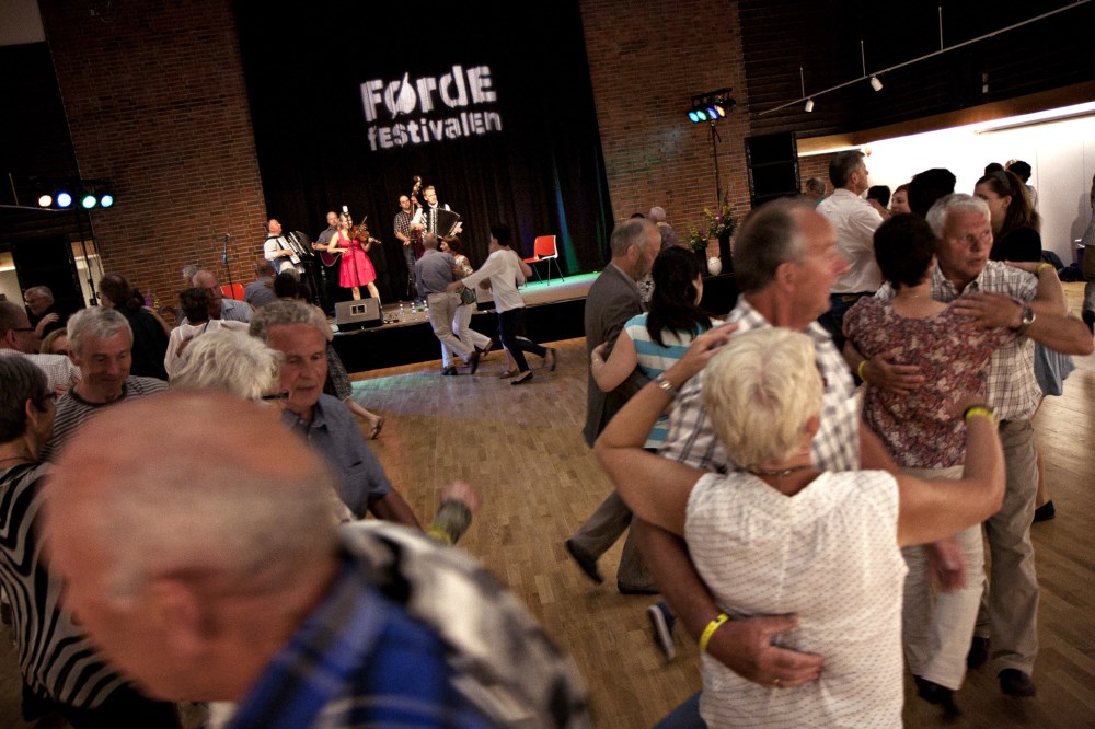 Velkomen til dans i Førdehuset torsdag, fredag og laurdag under festivalen!
