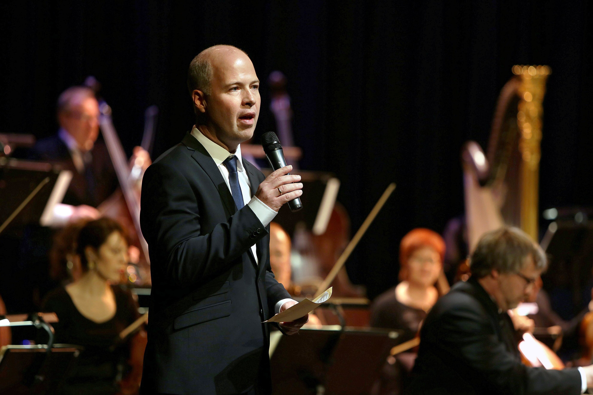 Eitt av Stian sjursen takle sine høgdepunkt - KORK-konserten i oPERAHUSET PÅ EID. fOTO: ØYSTEIN tORHEIM 