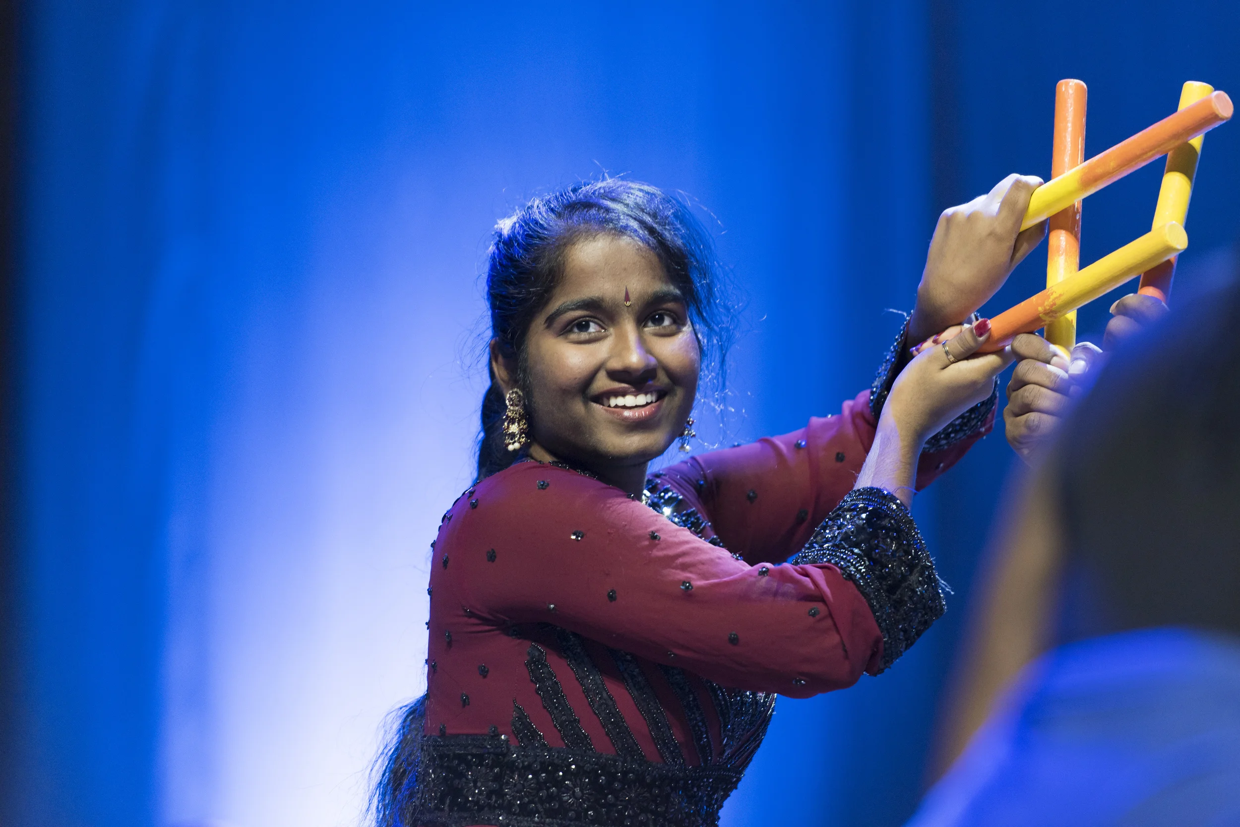 jAWANA tHAYASEELAN DANSAR I FARGESPILL - fOTO: hELGE HANSEN