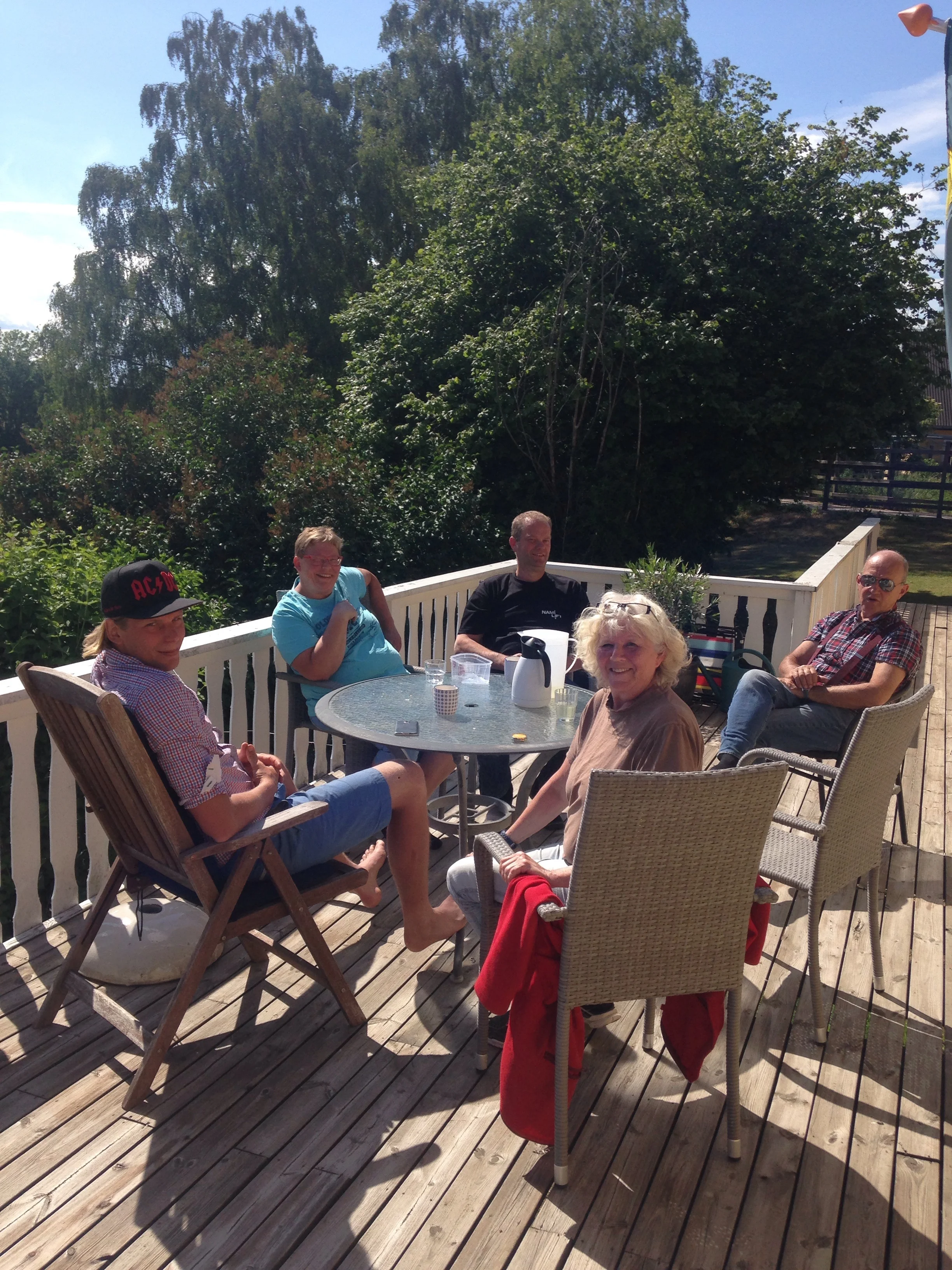 Sommarfika med några av mina härliga hästägare, Familjen Blah o Filip som även är en god vän
