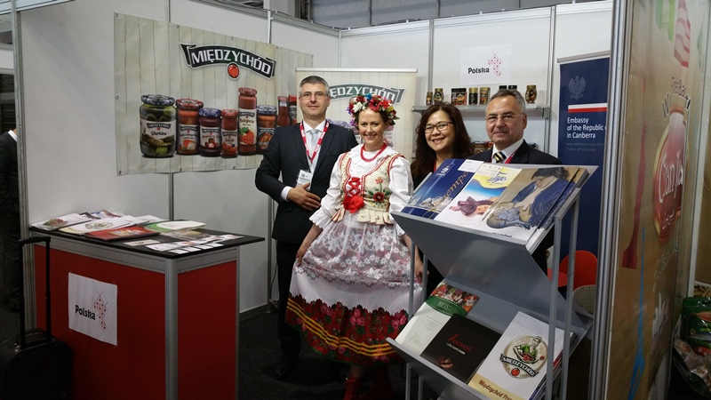 Polish Stand Fair Food Sydney 2015 Marek Kijewski Counsellor (Economic Affairs)  Mirek& Antonia.jpg