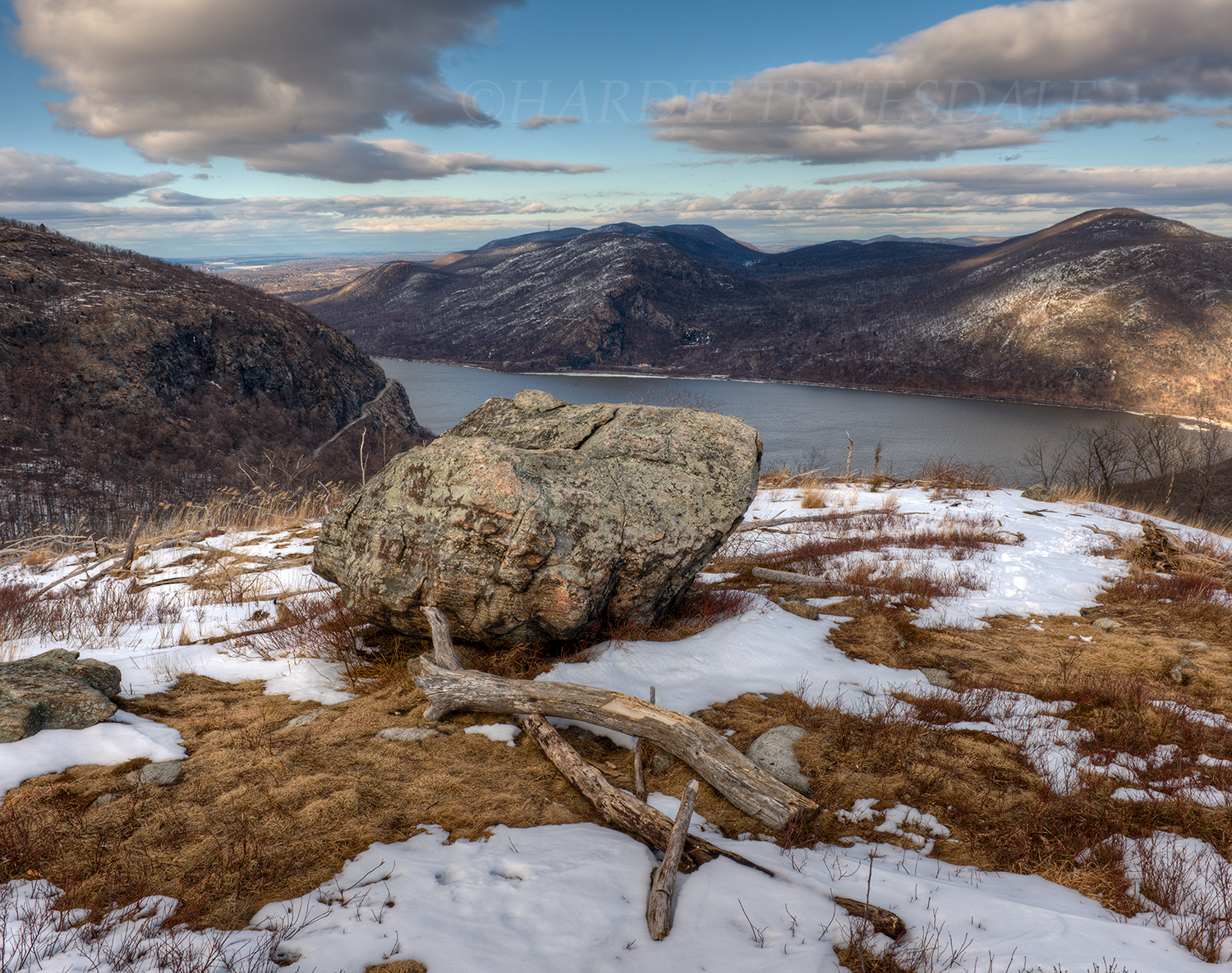 HR#247 "Storm King Narrows, North Point"
